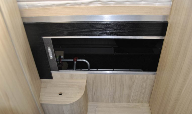 ci-mizargarageliving-caravanbacci
