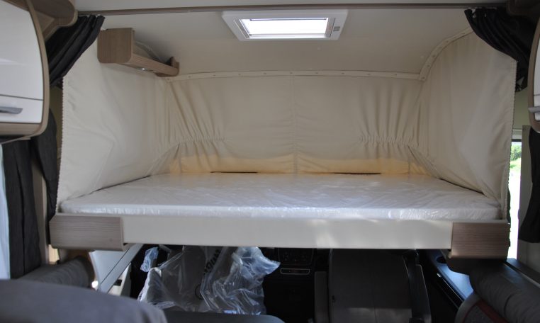 Letto interno camper | Caravanbacci.com