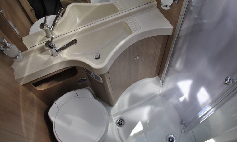 Bagno interno camper | Caravanbacci.com