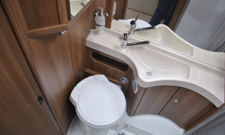 Bagno Interno Camper | Caravanbacci.com