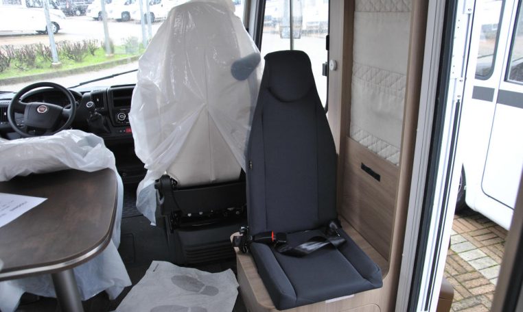 Sedile Interno Camper Laika Kosmo909 Emblema | Caravanbacci.com