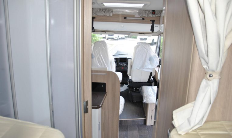 Interno Camper Laika Kosmo 909 | Caravanbacci.com