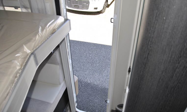 Interno Camper Rollerteam kronos295tl | Caravanbacci.com