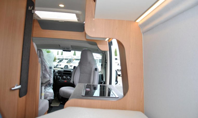 Interno Camper weinsberg carbus 600 | Caravanbacci.com