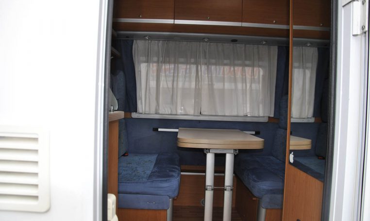 Interno camper Giottiline Therryt20 | Caravanbacci.com