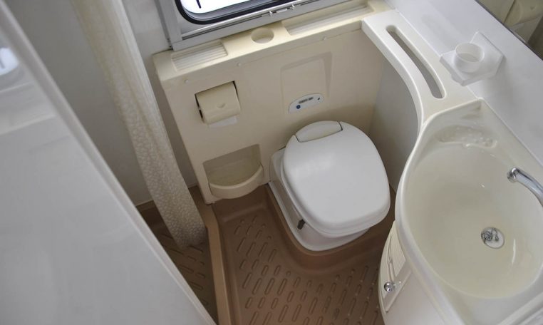 Bagno Camper rimor-europeong6 | Caravanbacci.com