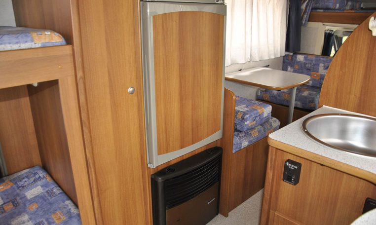 Interno Camper rimor-europeong6 | Caravanbacci.com