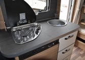 Cucina interno Camper Weinsberg Caraone400lk | Caravanbacci.com