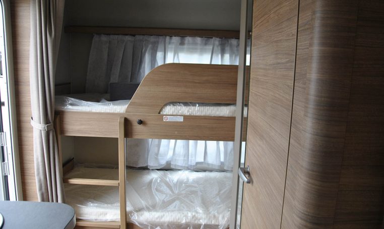 Interno Camper Weinsberg Caraone400lk | Caravanbacci.com