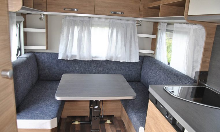 Interno Camper Weinsberg Caraone450fu | Caravanbacci.com