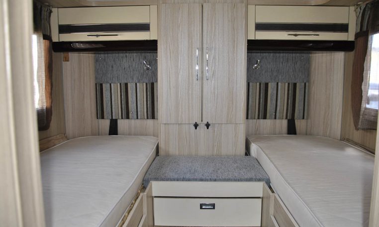 Interno Camper Riviera85p | Caravanbacci.com