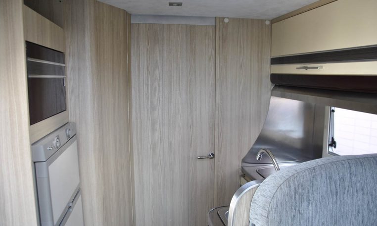 Interno Camper Riviera85p | Caravanbacci.com