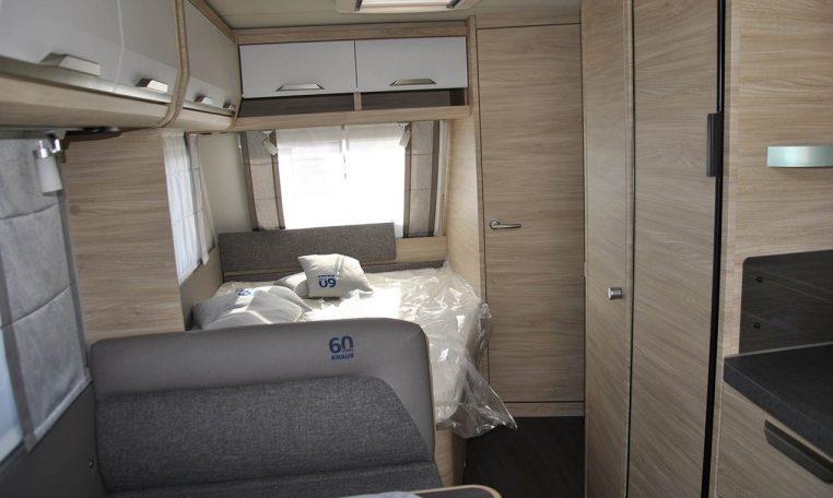 knaus-sudwind54fdk-caravanbacci