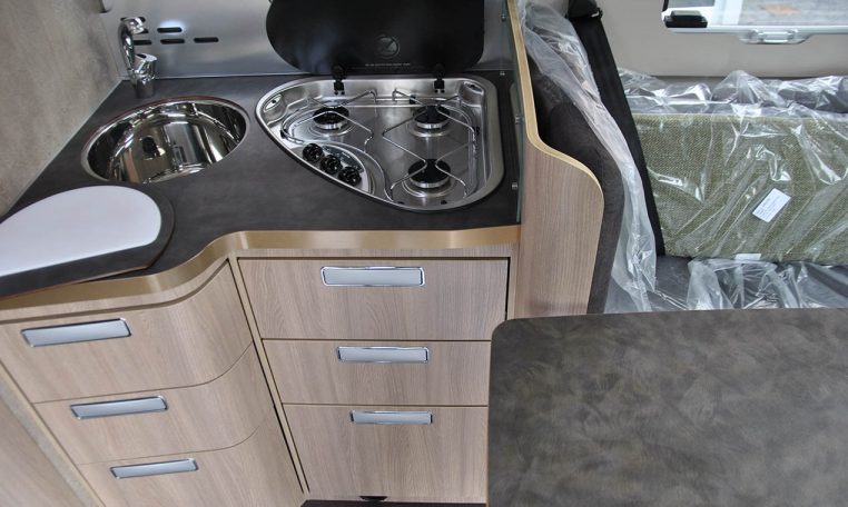 Interno Camper Laika-ecovip l4009ds | Caravanbacci.com