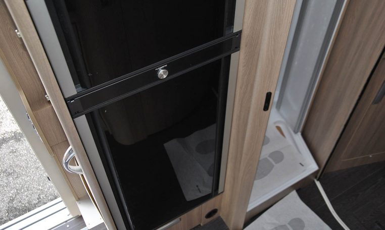 Interno Camper Laika-ecovip l4009ds | Caravanbacci.com