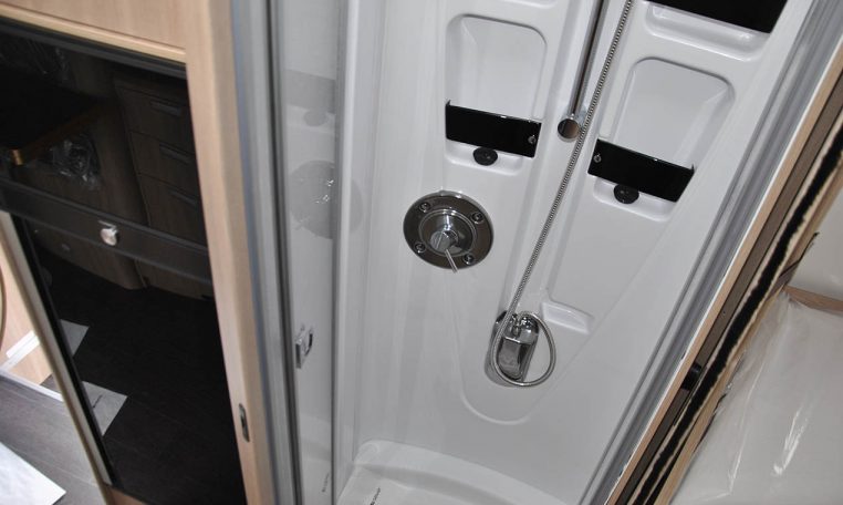 Doccia Interno Camper Laika-ecovip l4009ds | Caravanbacci.com