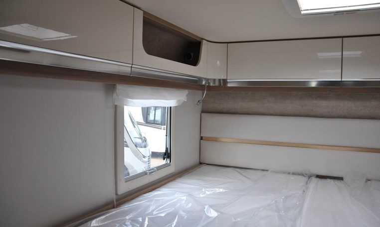 Interno Camper Laika-ecovip l4009ds | Caravanbacci.com