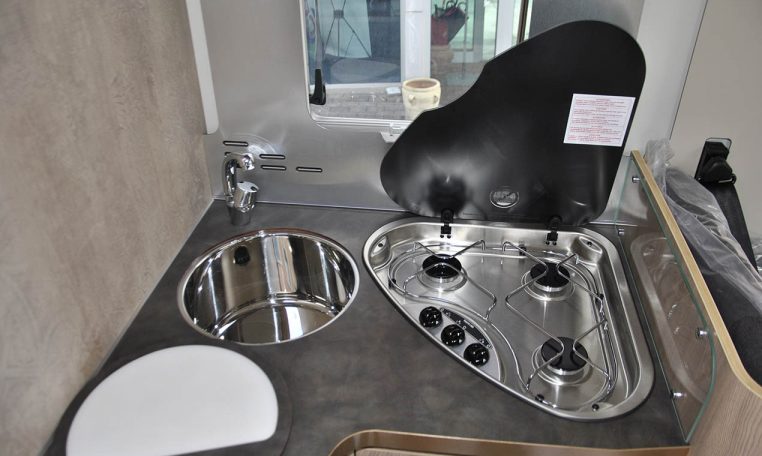 Cucina Interno Camper Laika-ecovip l4009ds | Caravanbacci.com