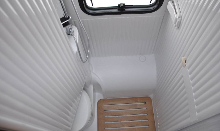 Bagno Interno Camper Laika-kosmo209 | Caravanbacci.com