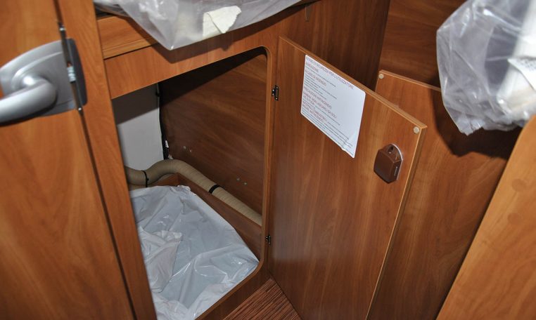 Interno Camper Laika-kosmo209e | Caravanbacci.com