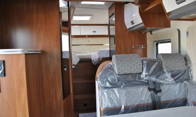 Interno Camper Laika-kosmo209e | Caravanbacci.com