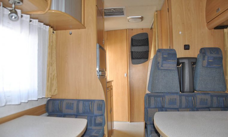 Interno Camper Challenger-172 | Caravanbacci.com