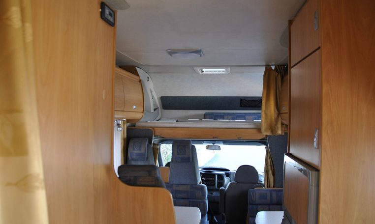 Interno Camper Challenger-172 | Caravanbacci.com