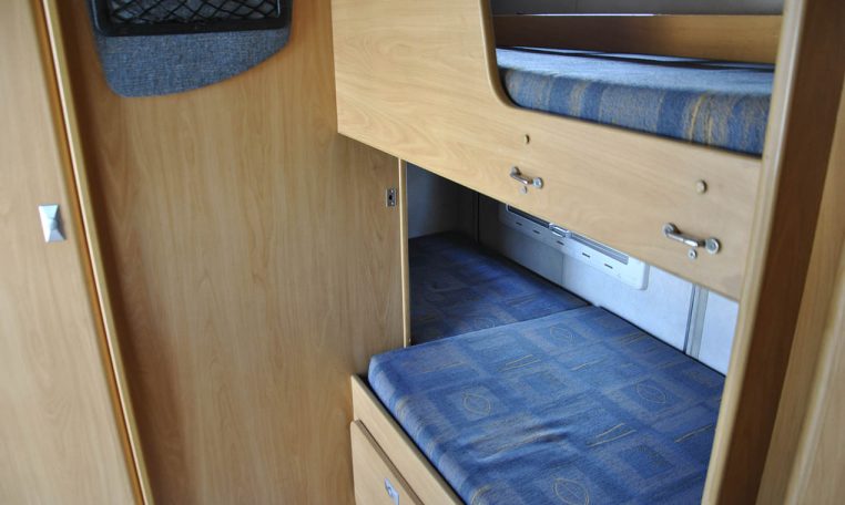 Letti Interno Camper Challenger-172 | Caravanbacci.com