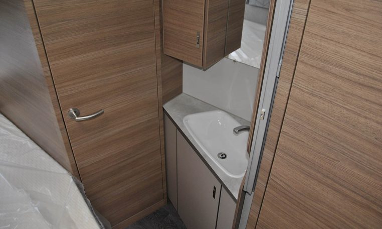 knaus-sport450fu-caravanbacci