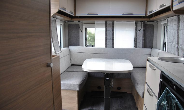 knaus-sport450fu-caravanbacci