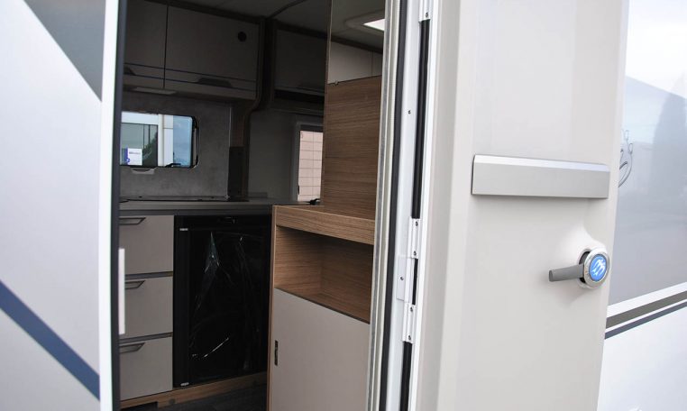 knaus-sport450fu-caravanbacci