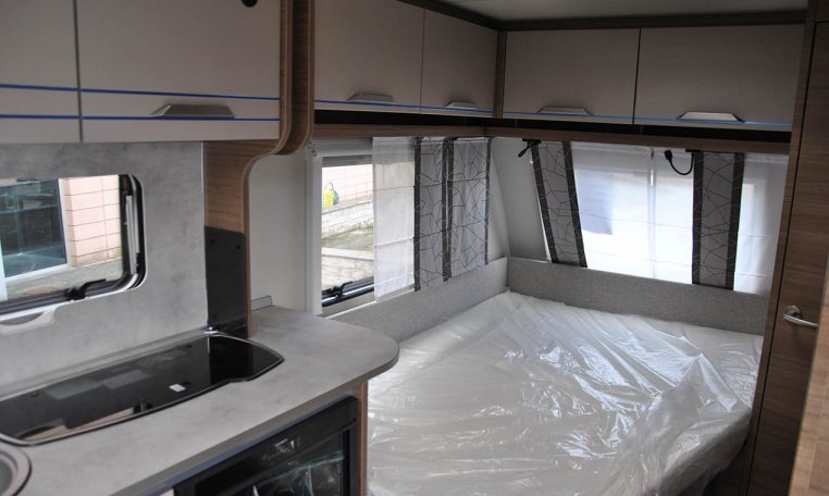 knaus-sport450fu-caravanbacci