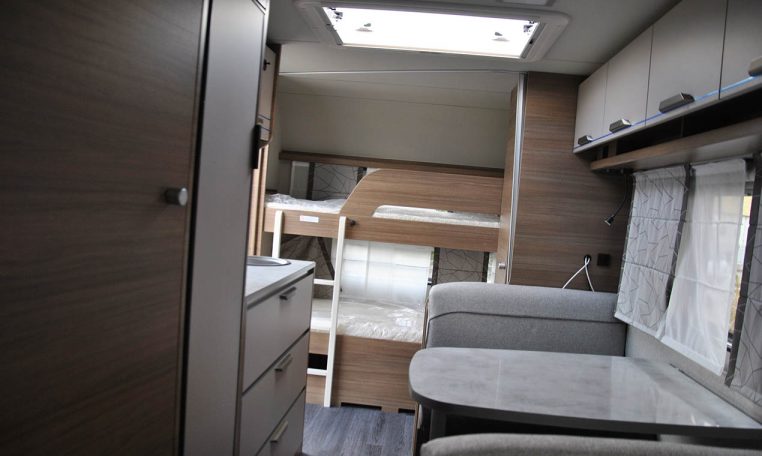 knaus-sport540fdk-caravanbacci