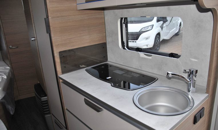 knaus-sport540fdk-caravanbacci