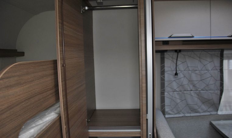 knaus-sport540fdk-caravanbacci