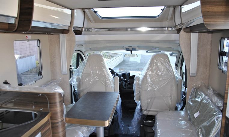 Interno camper Laika-ecovipL4012ds | Caravanbacci.com