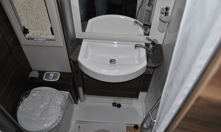 Bagno Interno Camper Laika-ecoviph3010 | Caravanbacci.com