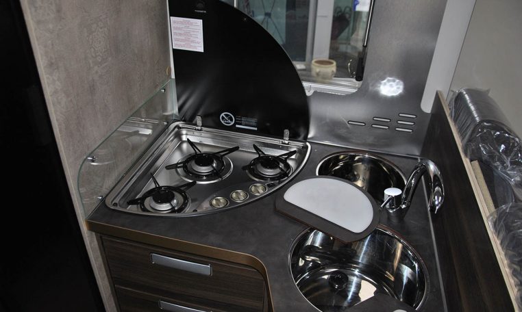 Cucina Interno Camper Laika-ecoviph3010 | Caravanbacci.com