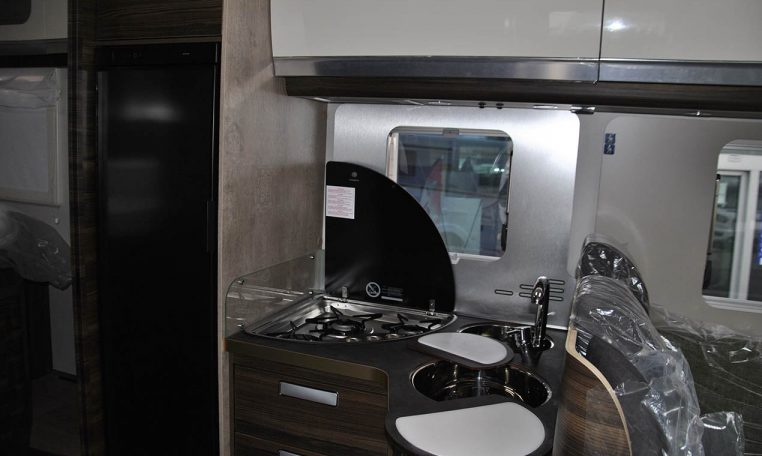 Cucina Interno Camper Laika-ecoviph3010 | Caravanbacci.com