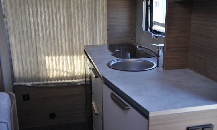 knaus-sport420qd-caravanbacci