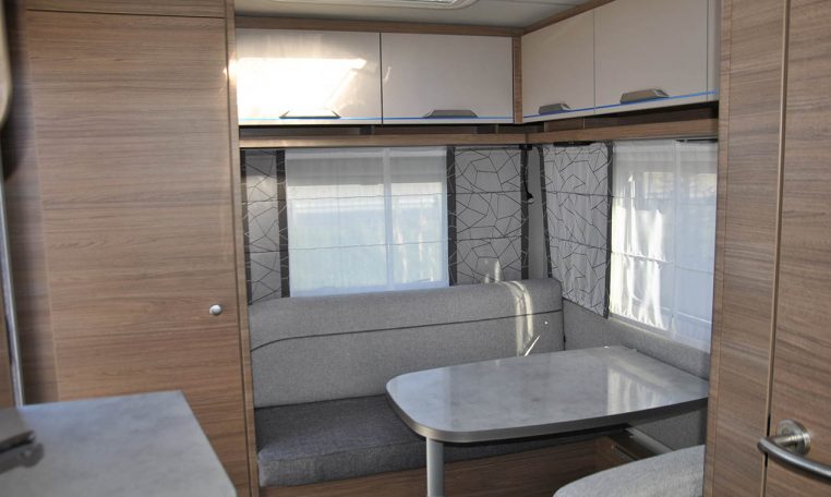 knaus-sport420qd-caravanbacci