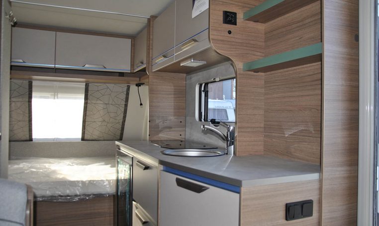 knaus-sport420qd-caravanbacci