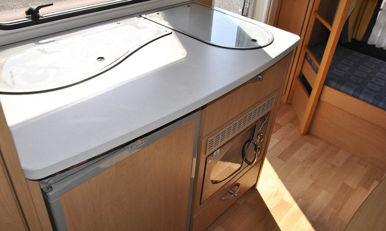 knaus-sudwind550fsk-caravanbacci