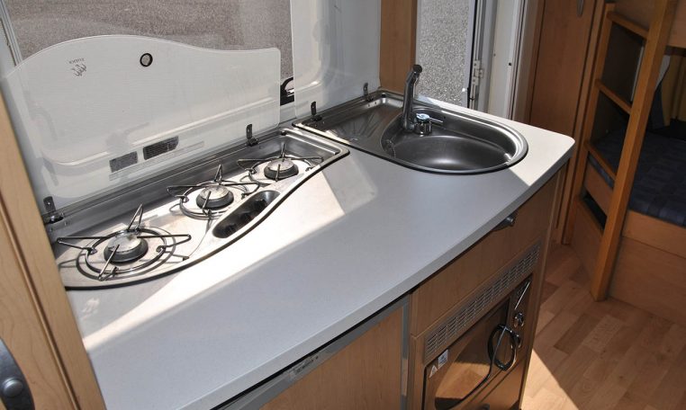 knaus-sudwind550fsk-caravanbacci