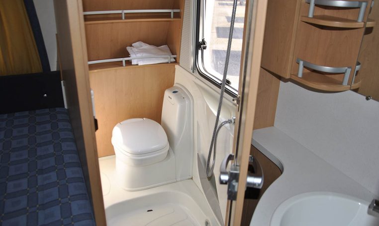 knaus-sudwind550fsk-caravanbacci