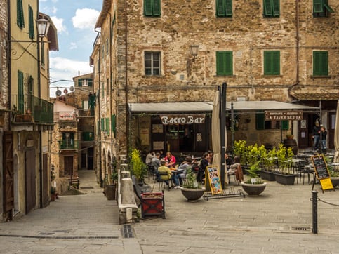 Sulle tracce del Sassicaia - Caravanbacci