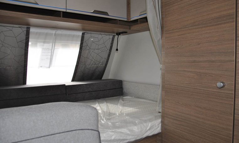 knaus-sport500qdk-caravanbacci