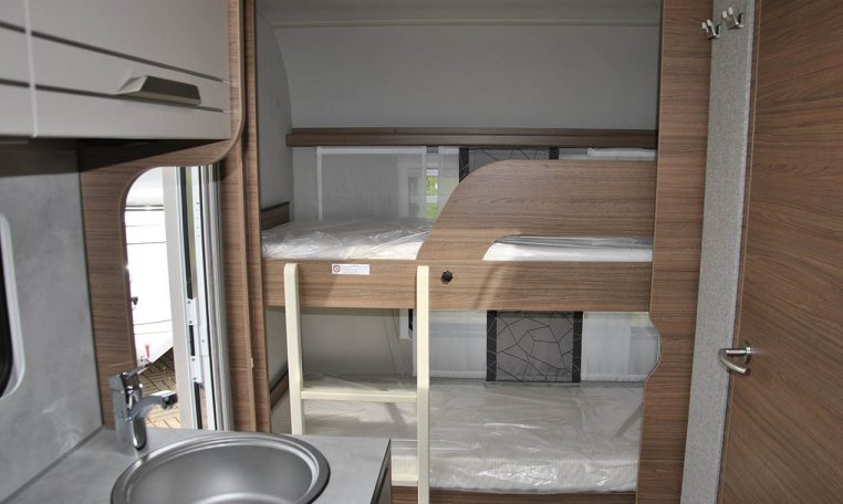 knaus-sport500qdk-caravanbacci