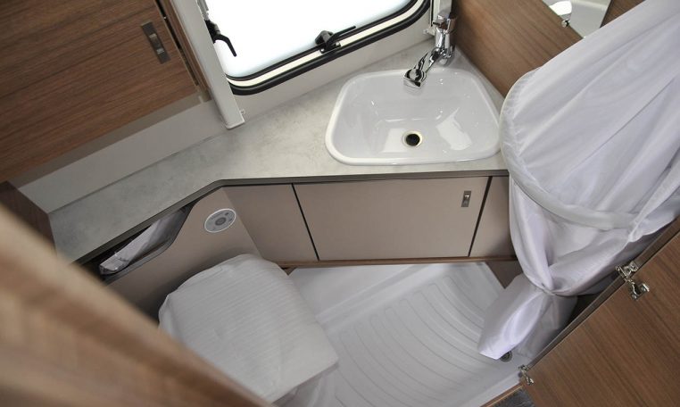 knaus-sport500qdk-caravanbacci