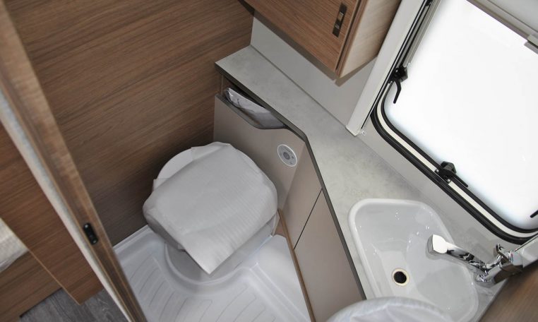 knaus-sport500qdk-caravanbacci